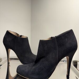 Valentino Garavani Black Heeled Zip Booties Size 38.5